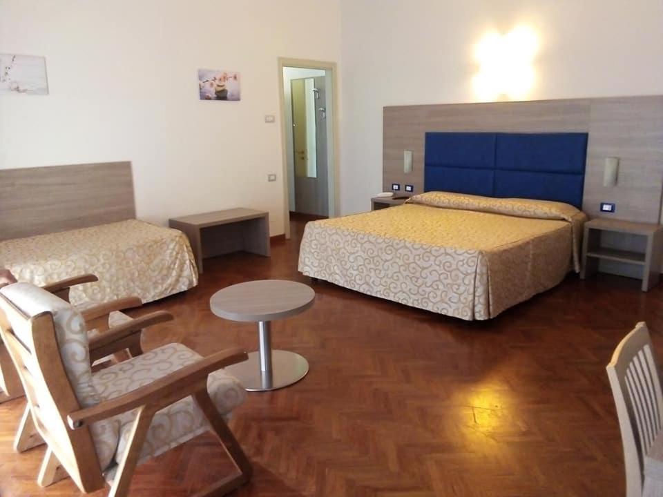 Grand Hotel Golf Tirrenia Esterno foto