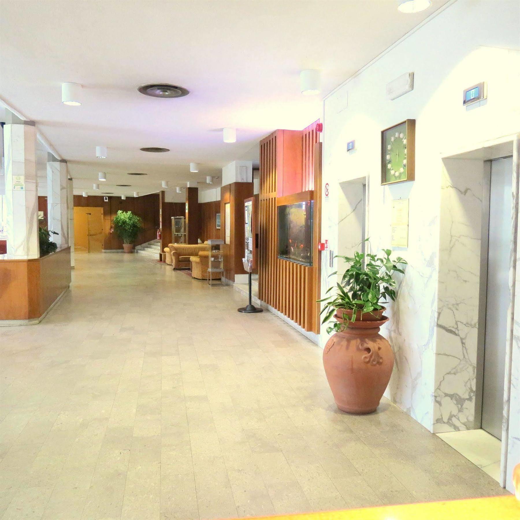 Grand Hotel Golf Tirrenia Esterno foto