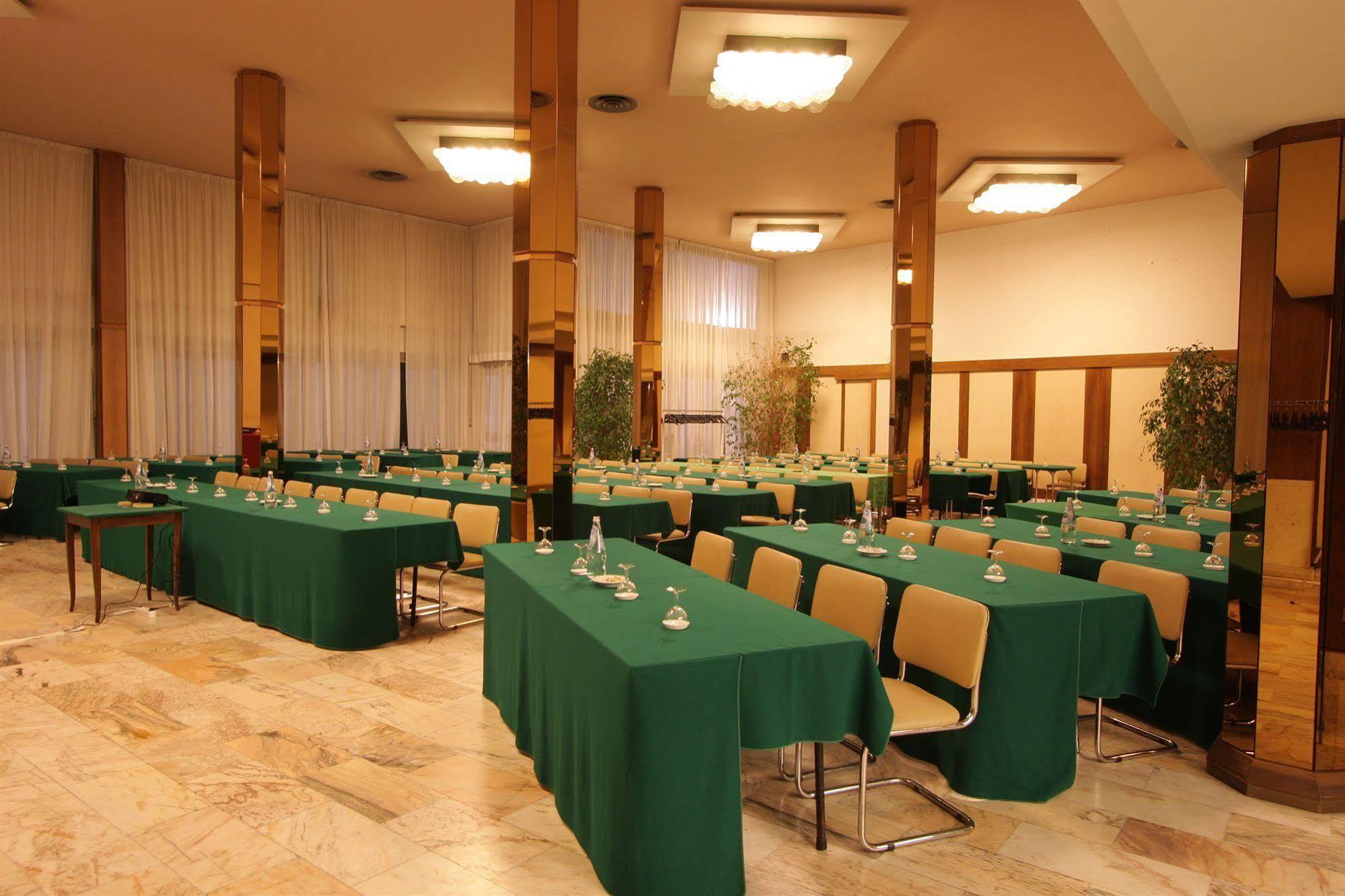 Grand Hotel Golf Tirrenia Esterno foto