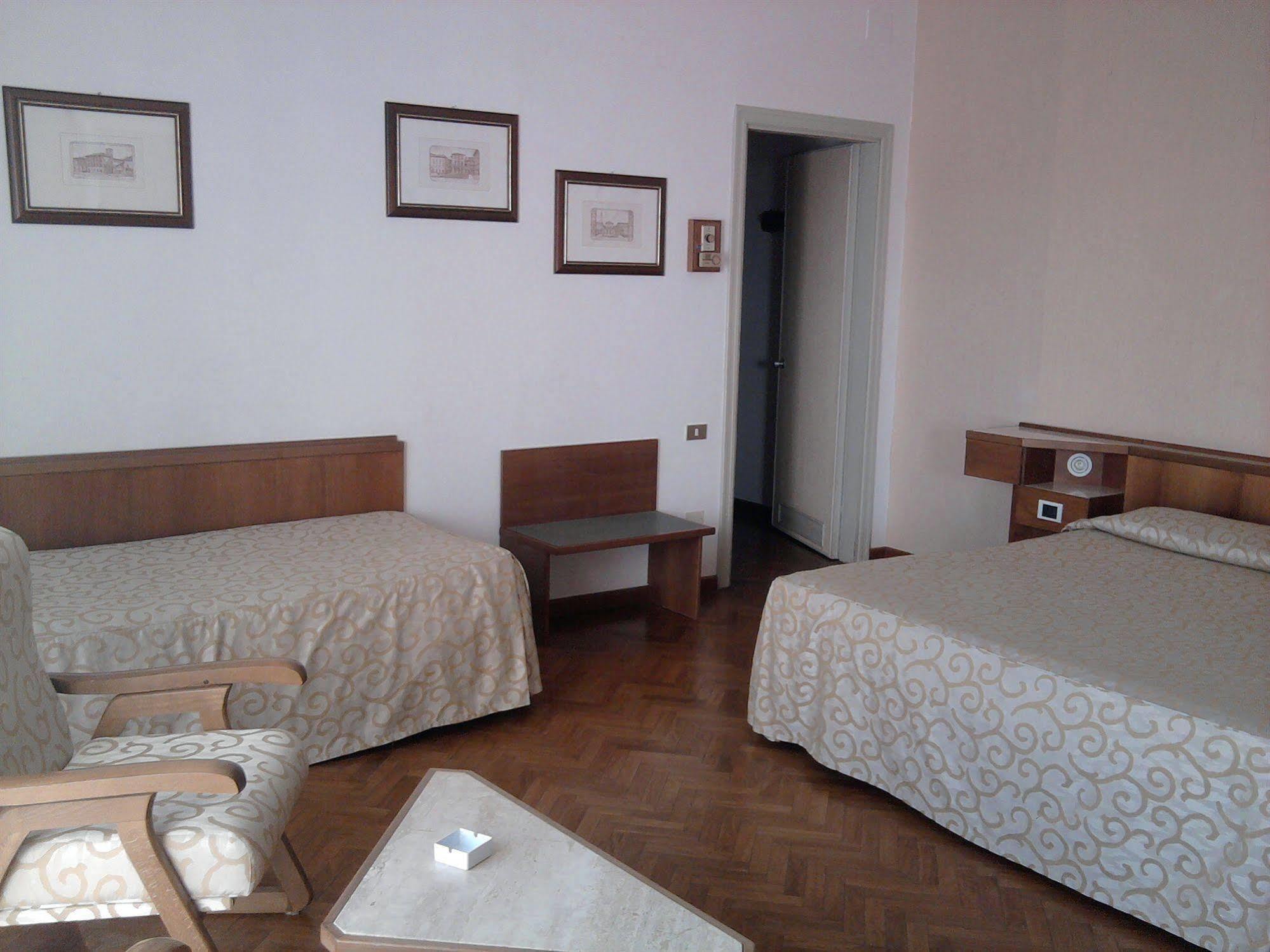 Grand Hotel Golf Tirrenia Esterno foto