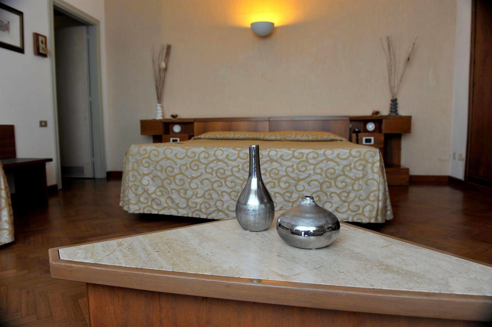 Grand Hotel Golf Tirrenia Esterno foto