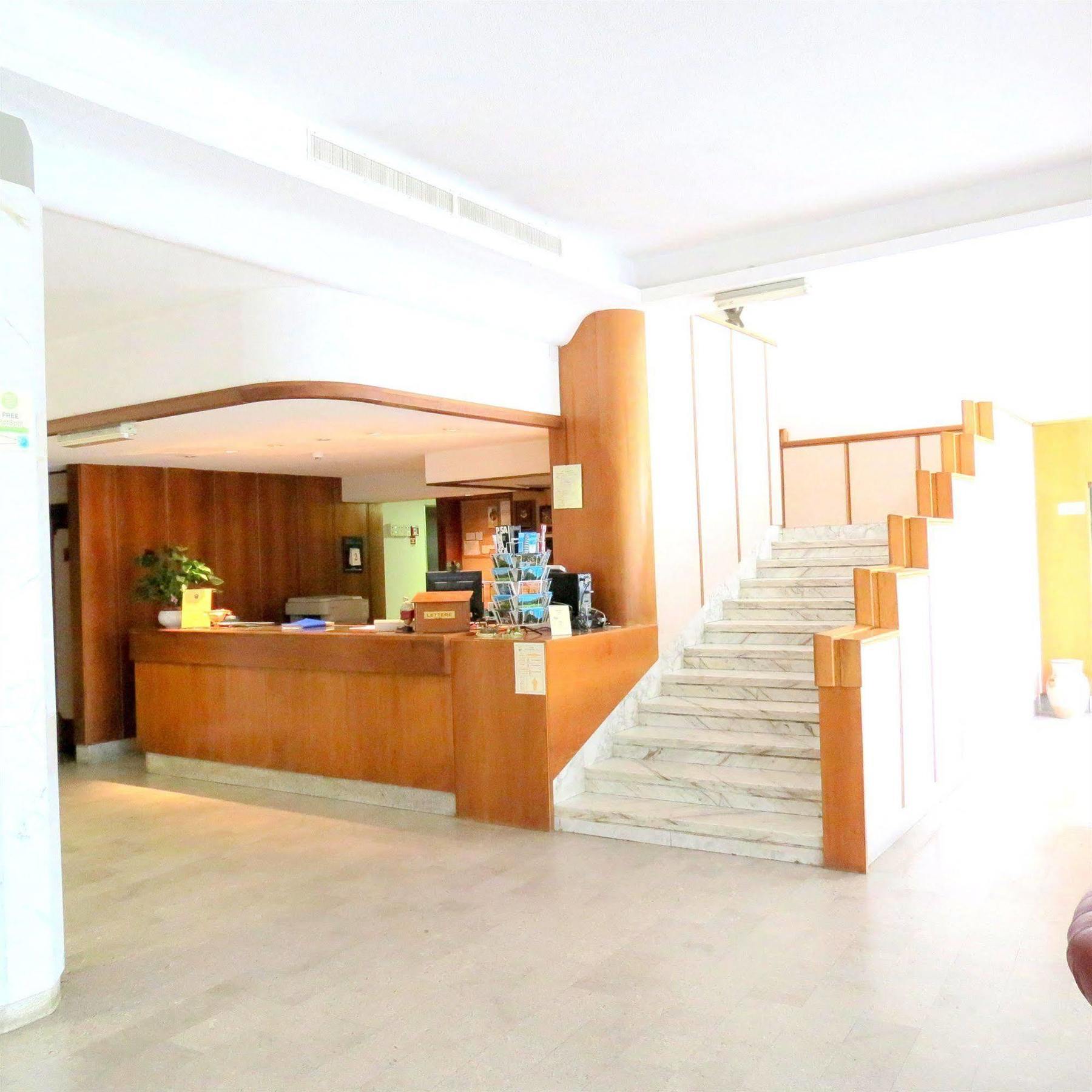 Grand Hotel Golf Tirrenia Esterno foto
