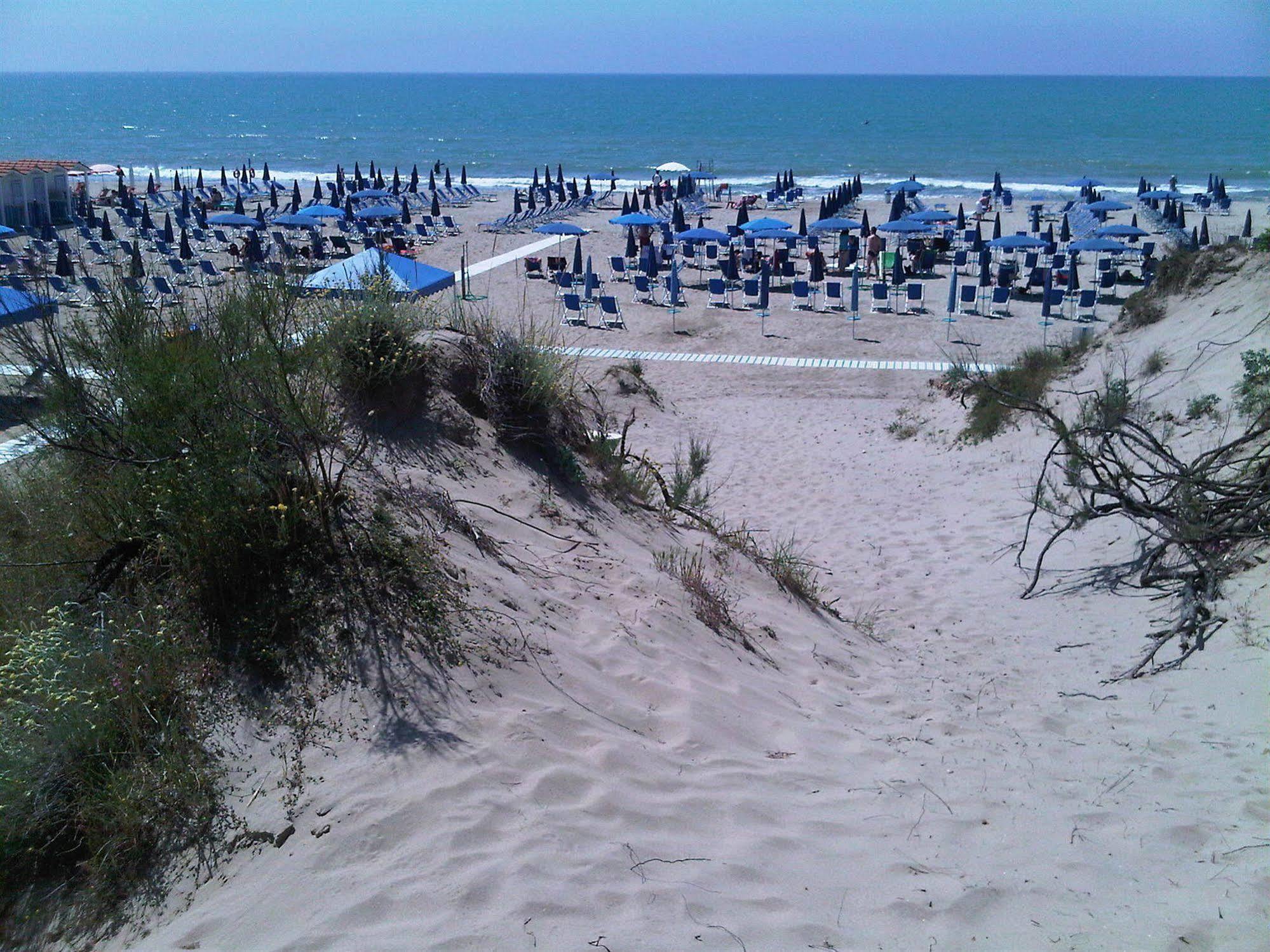 Grand Hotel Golf Tirrenia Esterno foto